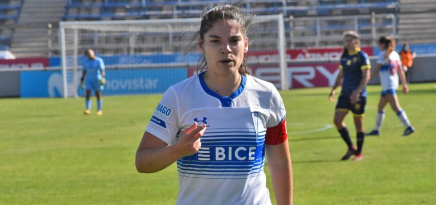 Javiera Moreno en cancha