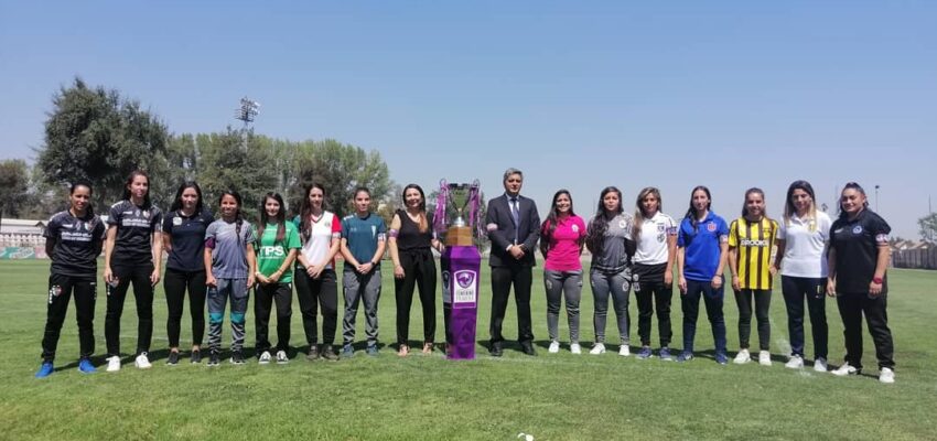 Todas las capitanas de los clubes femeninos en el lanzamiento del Campeonato 2020