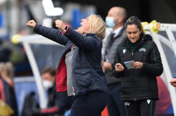 Hayes celebrando el paso a la final de la UWCL