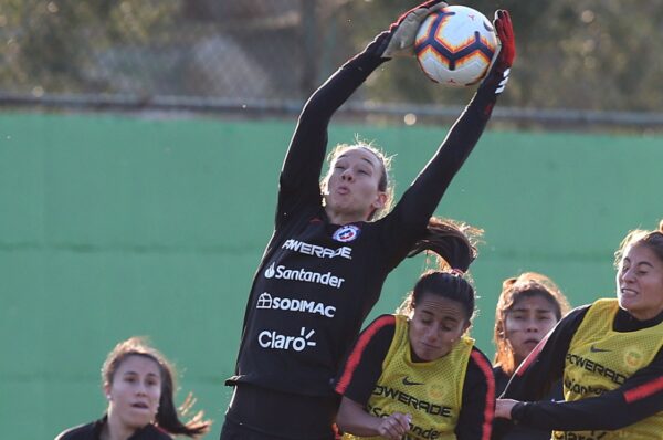 Endler atajando en un entrenamiento