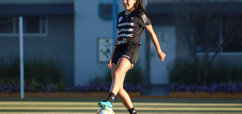 La Roja Camila Sáez