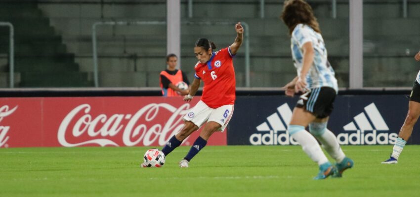 nayadet lopez opazo la roja femenina