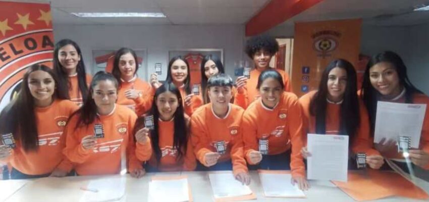 Cobreloa y los 12 contratos