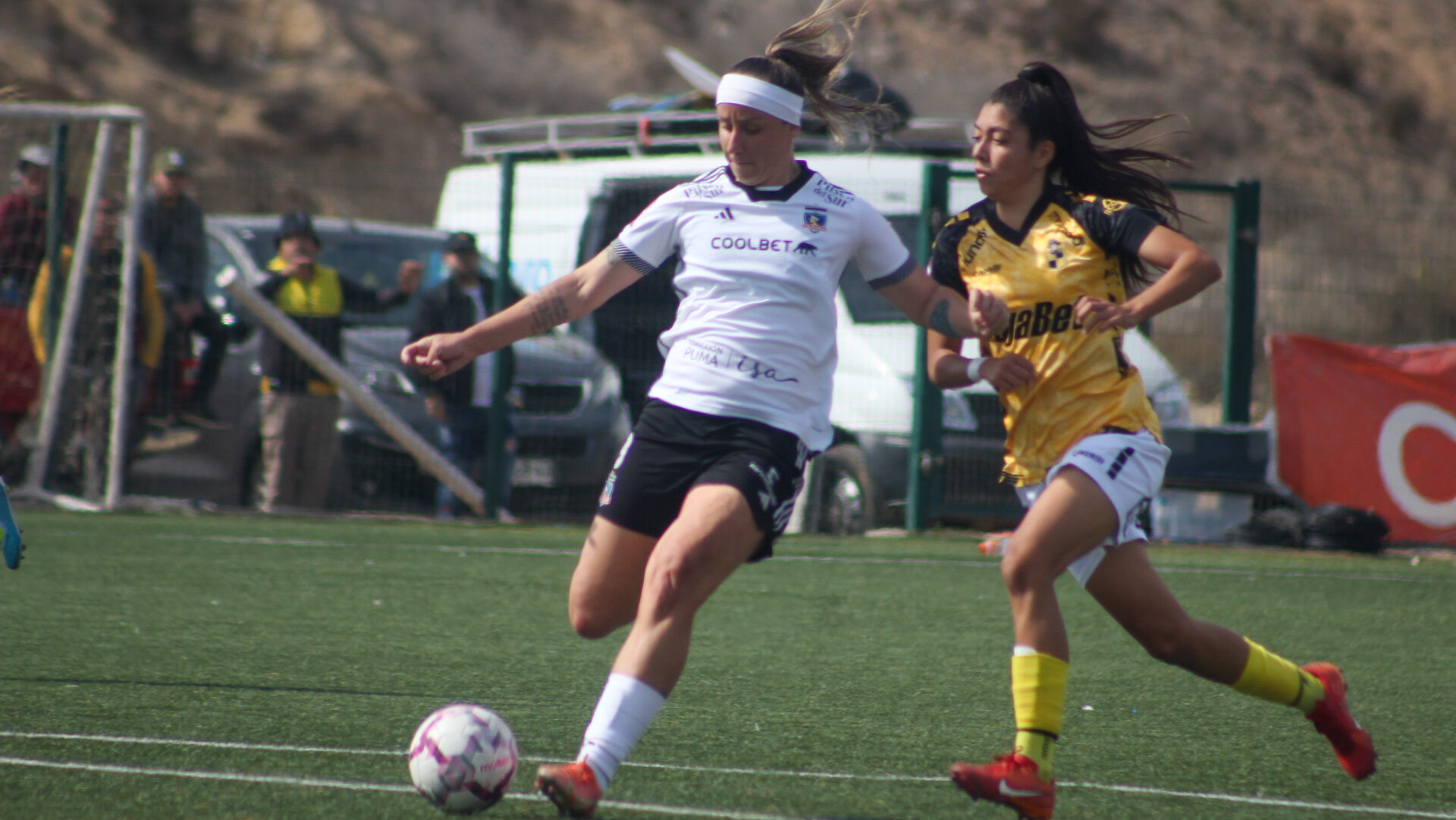 Colo-Colo empata con Coquimbo Unido y continúa en el liderato del torneo