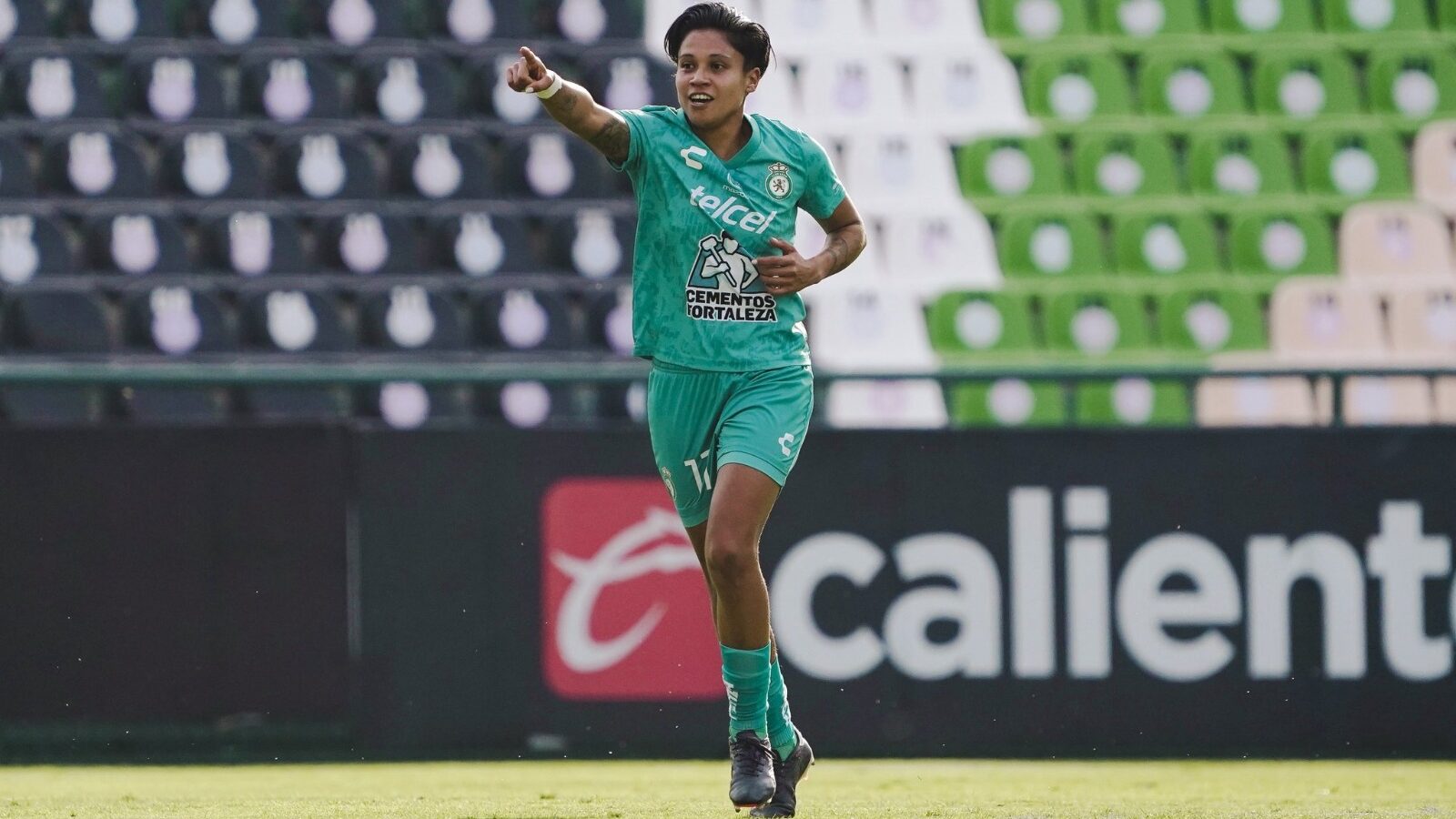 Fernanda Pinilla vuelve a las redes con el Club León en México